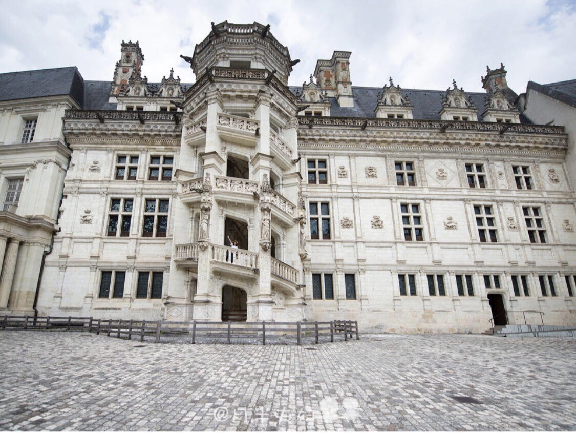 布洛瓦皇家城堡 Château Royal de Blois