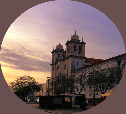 这里黎明静悄悄--葡萄牙埃什特雷莫什小镇