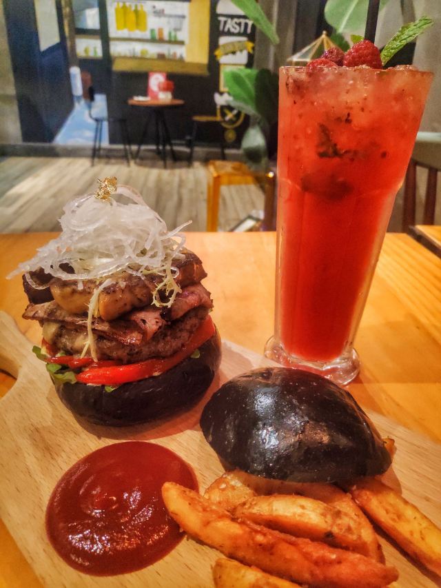 BRAVO BURGER+