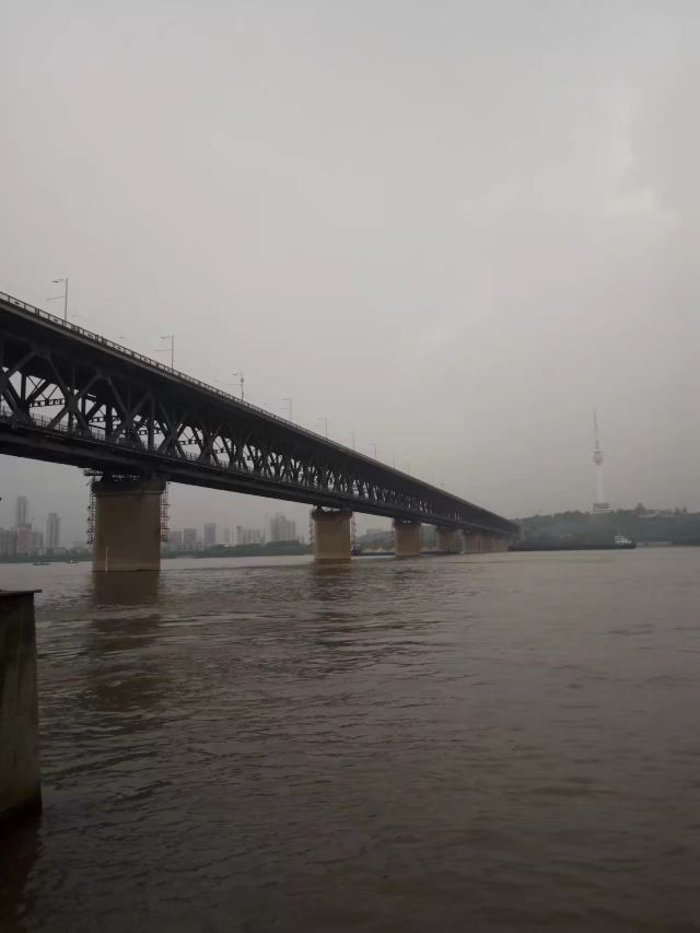 武汉长江大桥建成纪念碑旅行图片 1