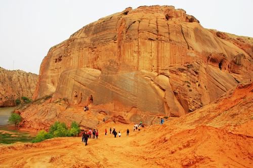 丹霞地貌时光岩风景区旅行图片 1