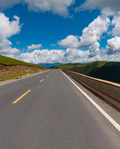 高山游记图文-中国四大最美公路惊险又绝美,走过一条都不枉此生！
