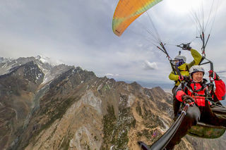 云南丽江无动力滑翔伞,首次飞越玉龙雪山,露营美食HIGH到爆