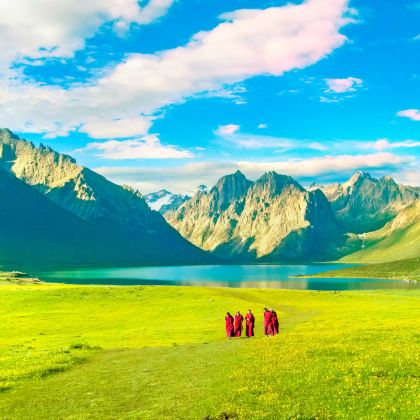 兰州+天水+甘南+扎尕那+莲宝叶则景区8日7晚跟团游