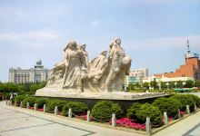 八女投江烈士群雕景点图片