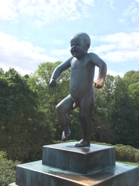 挪威奥斯陆雕塑公园又叫生命公园