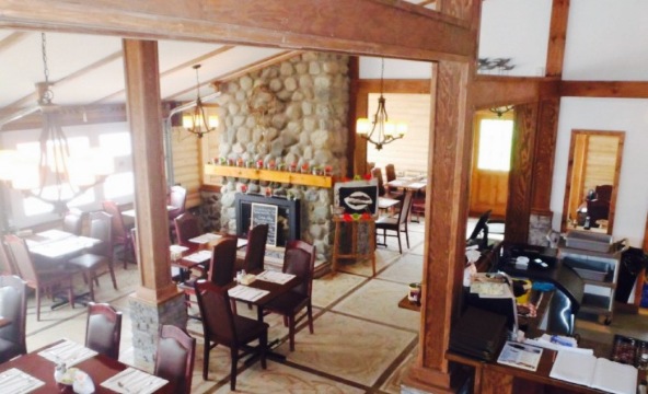 Auberge Nouvelle Frontiere餐厅图片