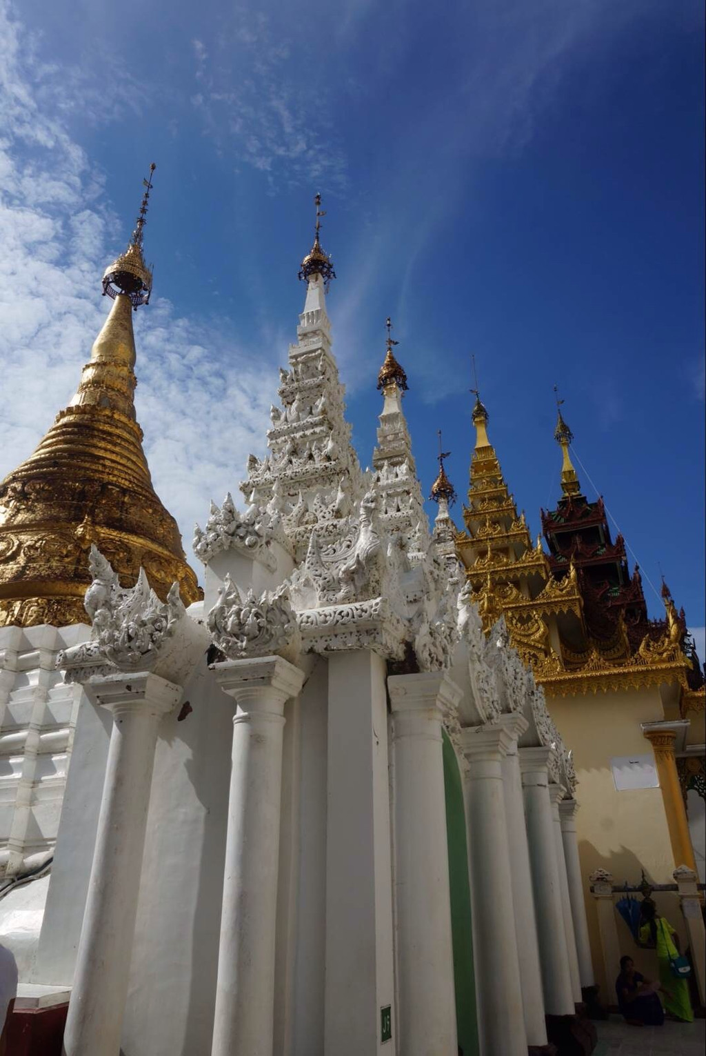 黄金做塔身、钻石做塔顶，历经了2500多年的佛塔，惊艳世人_缅甸