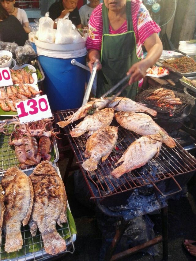 Saturday Night Market Walking Street
