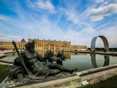 法国凡尔赛宫+吉维尼莫奈花园+奥维尔小镇一日游