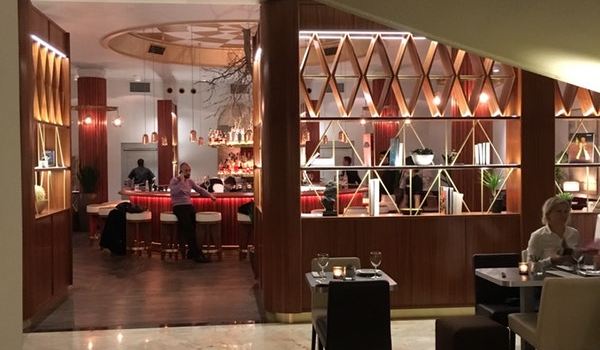 Como Restaurant Cocktail Bar Reviews Food Drinks In Prague