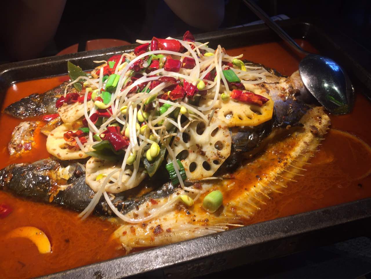 探鱼·鲜青椒爽麻烤鱼(万泰汇店)餐厅图片