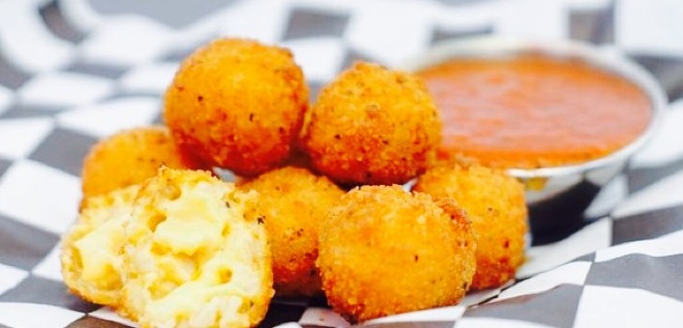 CARS: Sandwiches & Shakes