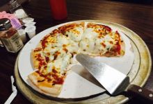 Quackers Bar and Grill美食图片