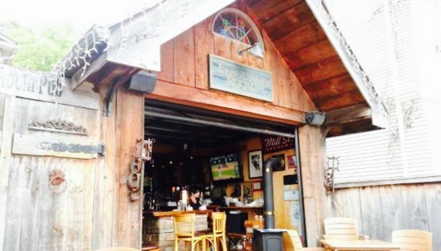 Fergusson Room Pub餐厅图片