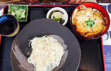 Shokuji Dokoro Waraku餐厅图片