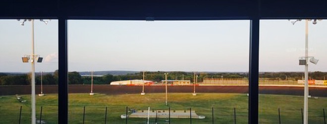 Finishline Restaurant餐厅图片