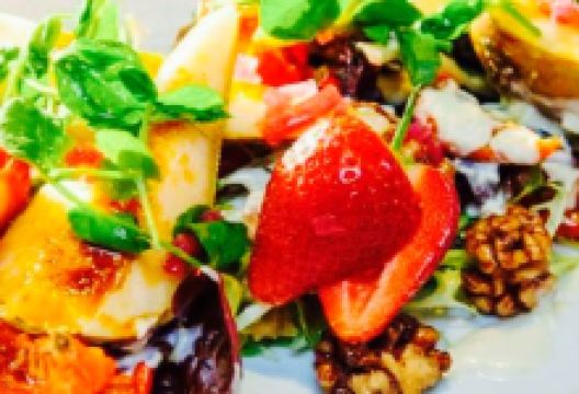 Cobo Bay Restaurant & Beach Terrace美食图片