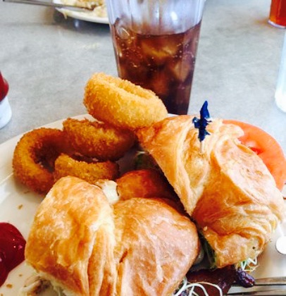 Hale's Restaurant & Lounge餐厅图片