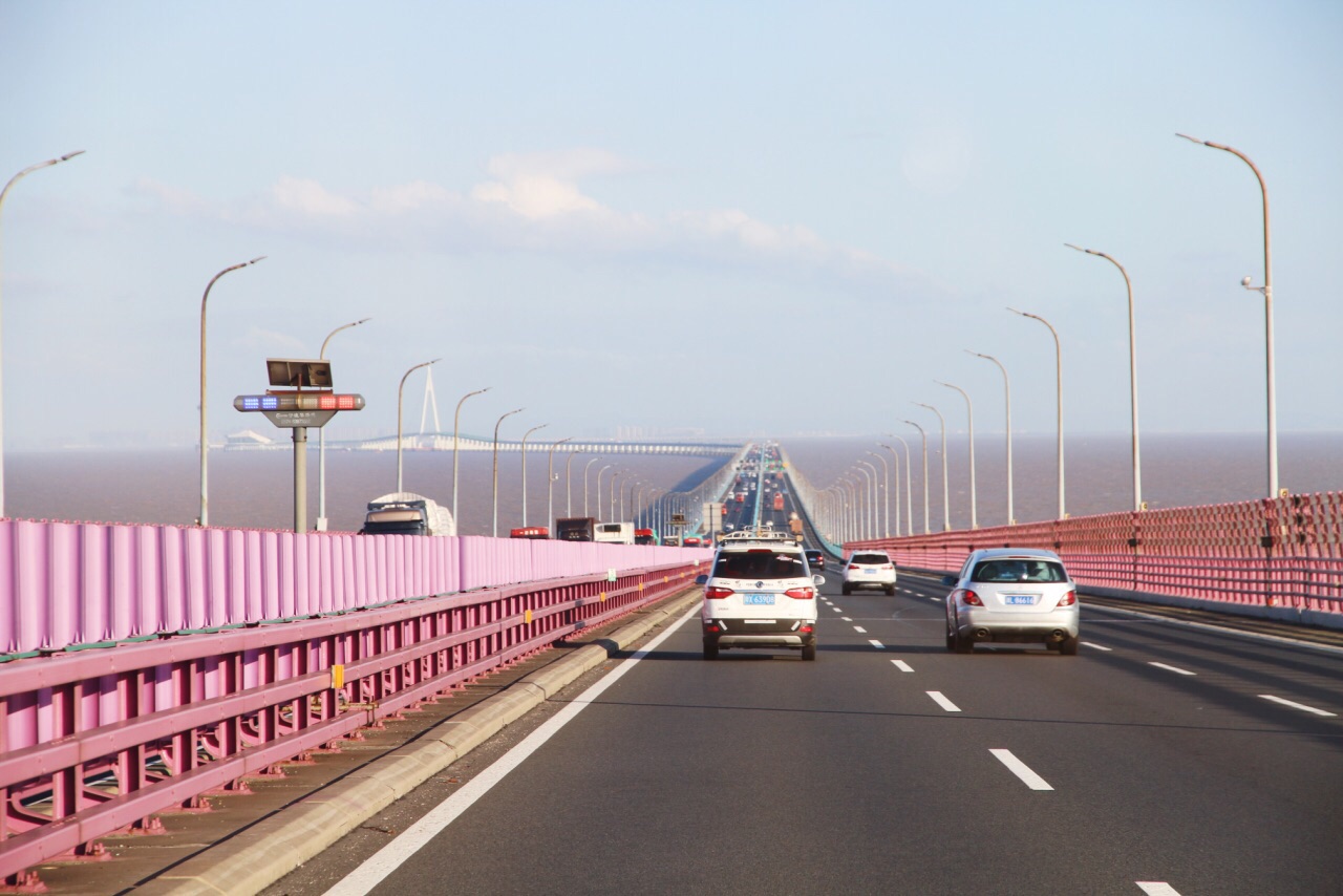 七彩的杭州湾跨海大桥