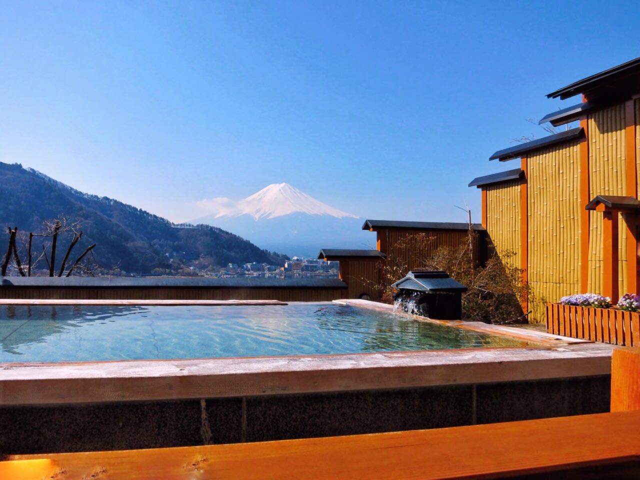 【面の酒店】边泡汤边看富士山的网红酒店“富士吟景”