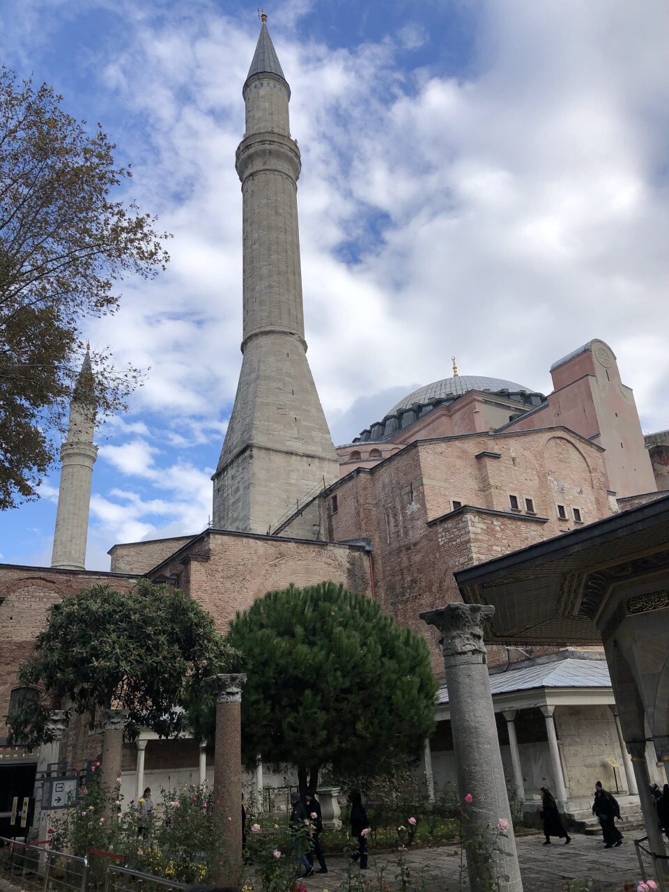 东西方文化的碰撞，两种宗教的碰撞，伊斯坦布尔圣索菲亚教堂