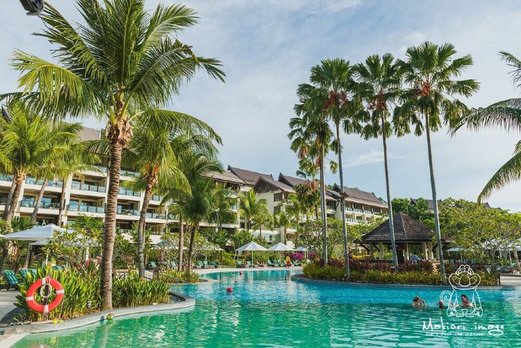 Tanjung Aru Beach(Serene sunsets, beachfront leisure)