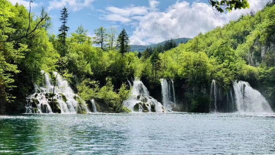 The Upper Lakes