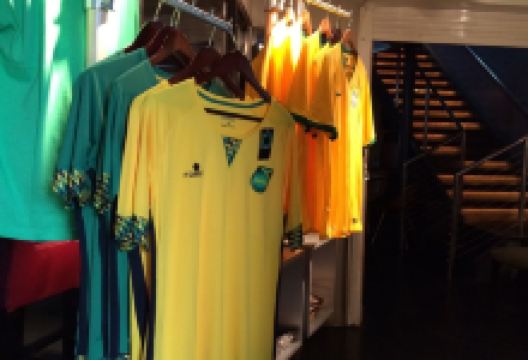 Usain Bolt's Tracks & Records美食图片