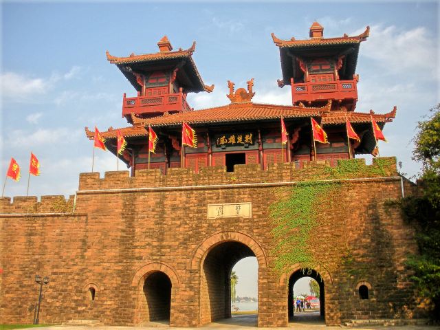 東湖
