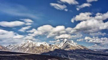 格聶山