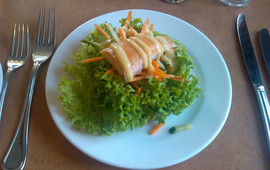 The White Pub Cafe & Bar