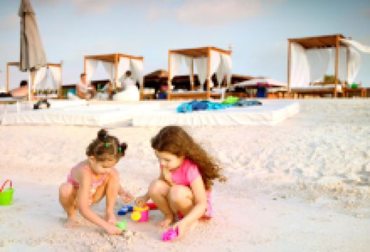 亚斯沙滩景点图片