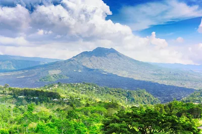 巴杜尔火山