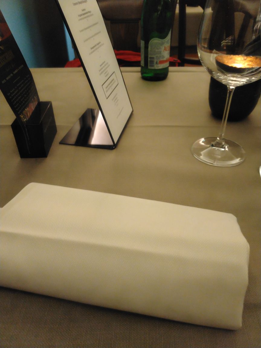 Glasschrank餐厅图片