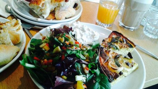 Ernst Reuter Platz Travel Guidebook Must Visit Attractions In