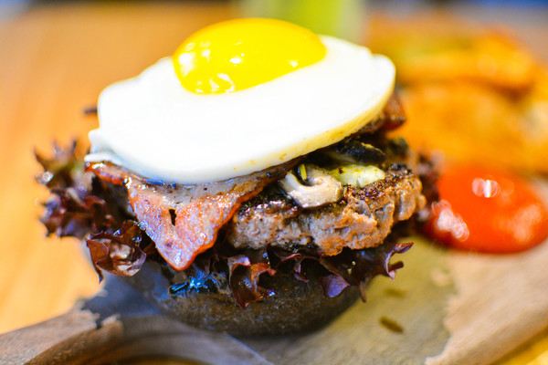 BRAVO BURGER+
