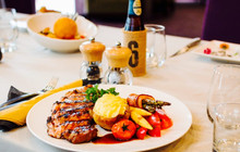 Ribeye Rooftop Bar & Kitchen餐厅图片