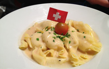 The Swiss Chalet餐厅图片