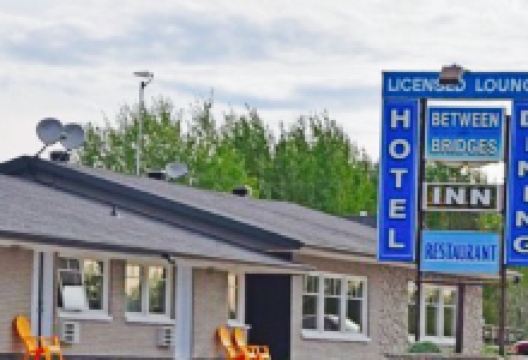 Between Bridges Inn美食图片