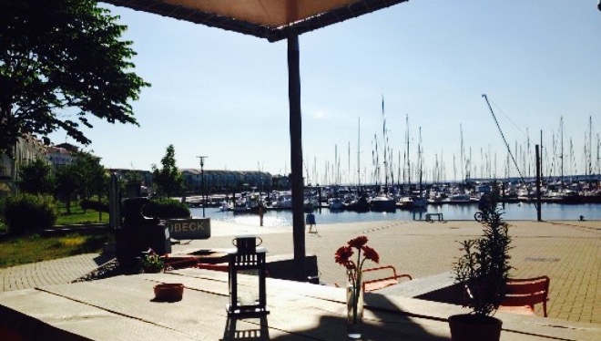 Tavolo in der YachtWelt Weiße Wiek餐厅图片