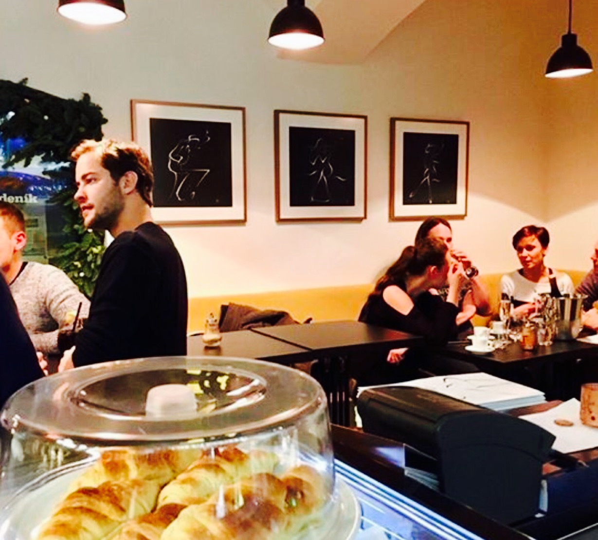 Esence Cafe餐厅图片