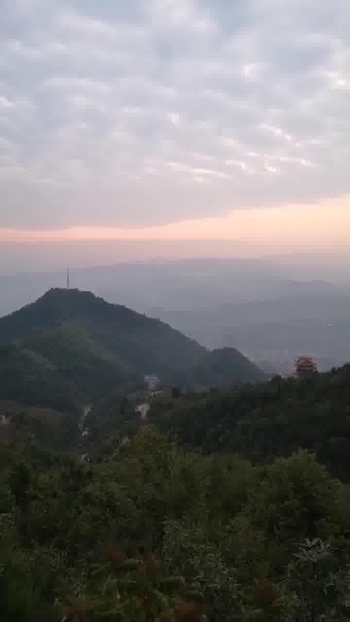 宁静山城的别致小城