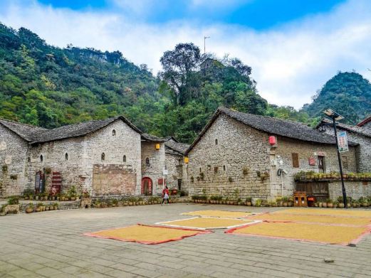 高荡千年布依古寨文化旅游景区