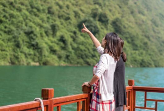 重庆蚩尤九黎城+乌江画廊一日游【2-8人拼团/专车游】【[产品特色]深度游玩蚩尤九黎城+船游乌江画廊，体验本地苗族风情】