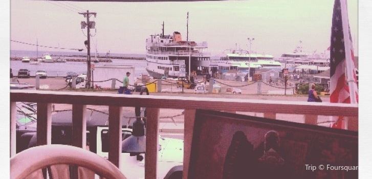 Harbor Grill Reviews Food Drinks In Rhode Island New Shoreham