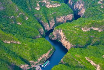 太行山大峡谷八泉峡景区一日游【晋城出发】【水有九寨沟之柔美 、这里的山有张家界之雄伟、这里有208m高的玻璃平台、还有3千米的全国拐弯索道】