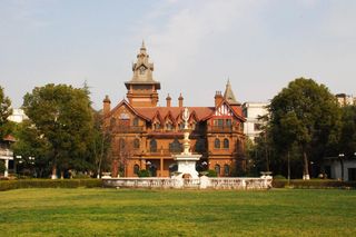 探寻梦幻城堡，住轻奢高星酒店，享半价精品美食 这篇攻略告诉你