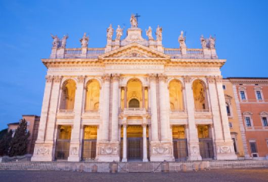 罗马斗兽场+特雷维喷泉+西班牙广场+拉特朗圣若望大殿一日游【精品包车，私享空间，上门接送，轻松出行】