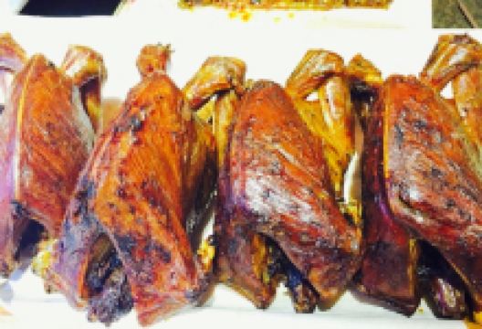 小桂林烧鸽子美食图片